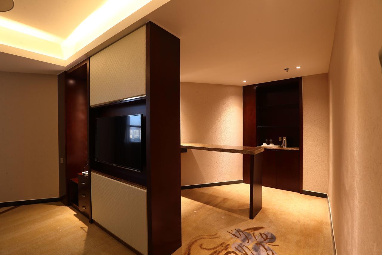 Guangxi Hawaii International Hotel Nanning Bagian luar foto
