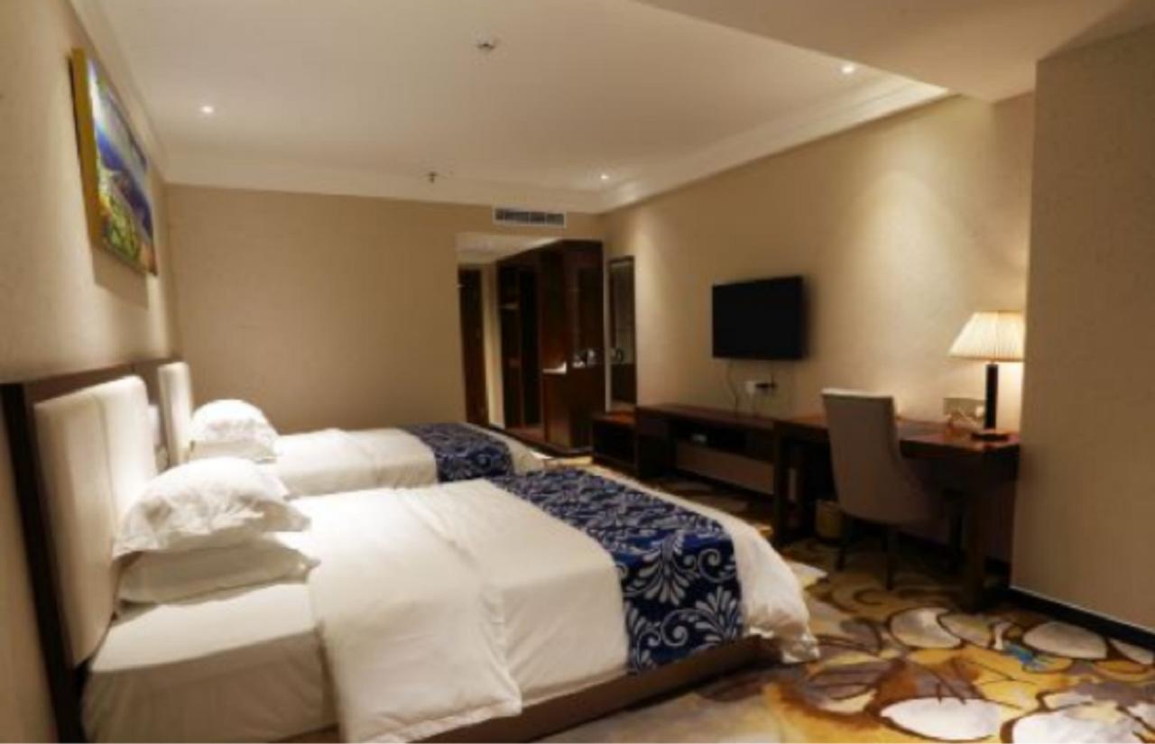 Guangxi Hawaii International Hotel Nanning Bagian luar foto