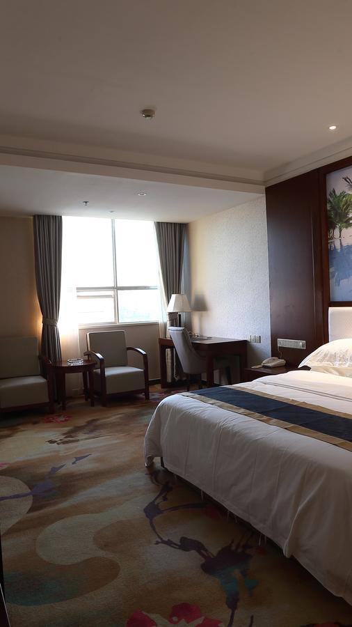 Guangxi Hawaii International Hotel Nanning Bagian luar foto